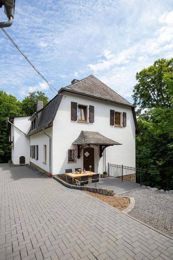 Landhaus Karbach Komplett Oder Einzelne Wohneinheiten Villa Inkl Sauna Bzw Waldhaeuschen Hirten Exterior foto