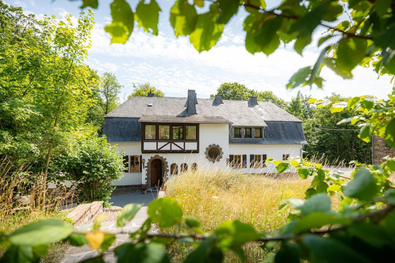 Landhaus Karbach Komplett Oder Einzelne Wohneinheiten Villa Inkl Sauna Bzw Waldhaeuschen Hirten Exterior foto