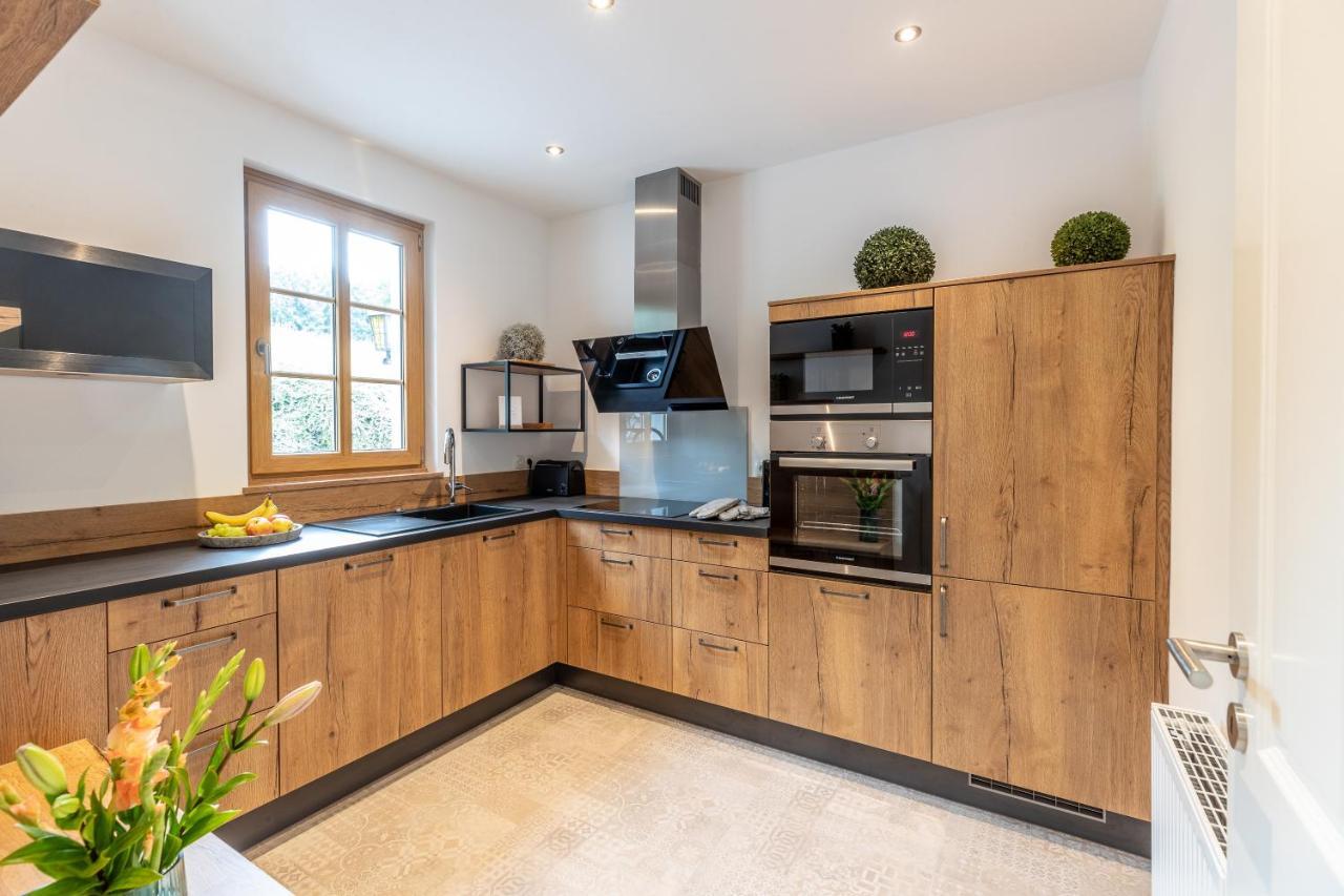 Landhaus Karbach Komplett Oder Einzelne Wohneinheiten Villa Inkl Sauna Bzw Waldhaeuschen Hirten Exterior foto
